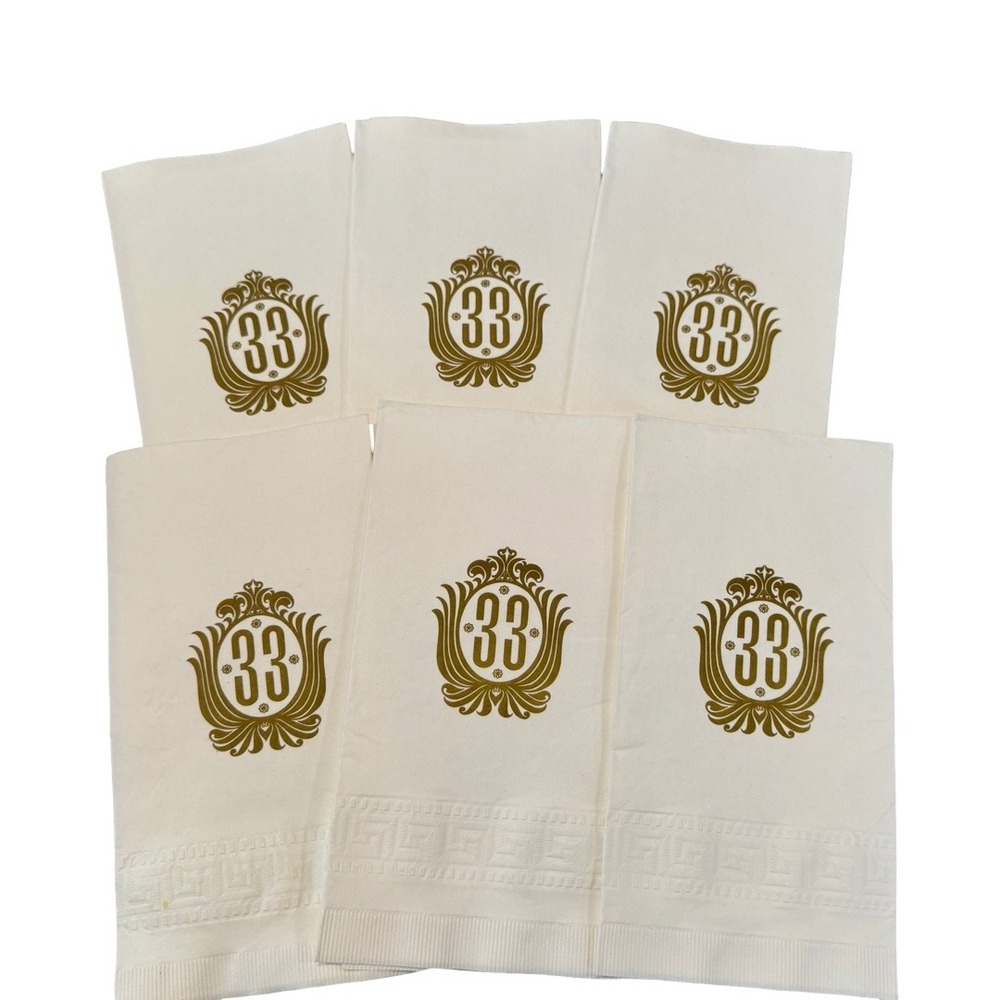 Disney Club 33 Disneyland Exclusive White Gold Logo Cloth Dinner Napkins Set 6